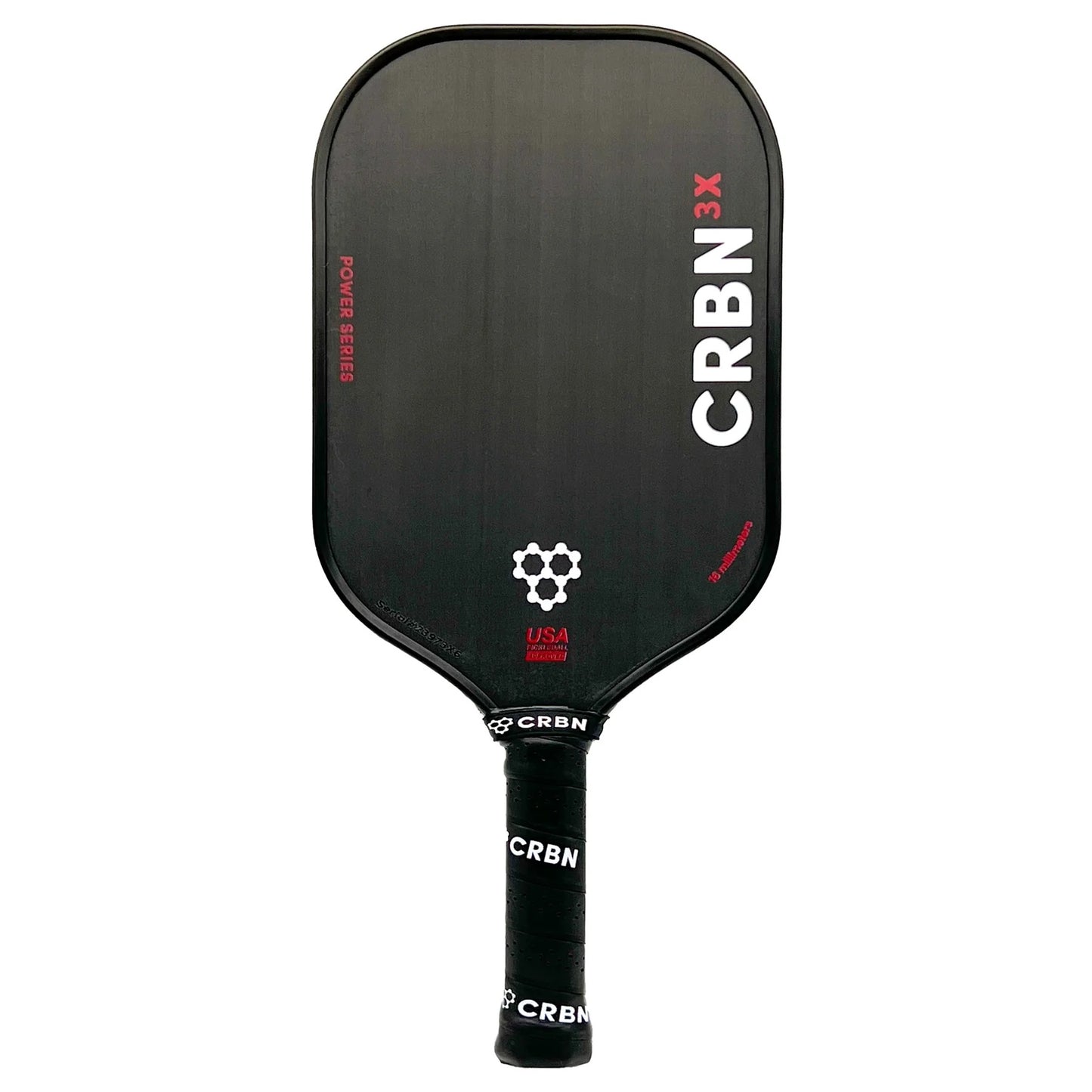 Högkvalitativt CRBN3x pickleballrack med distinkt märkeslogotyp och erkänd av USA Pickleball.